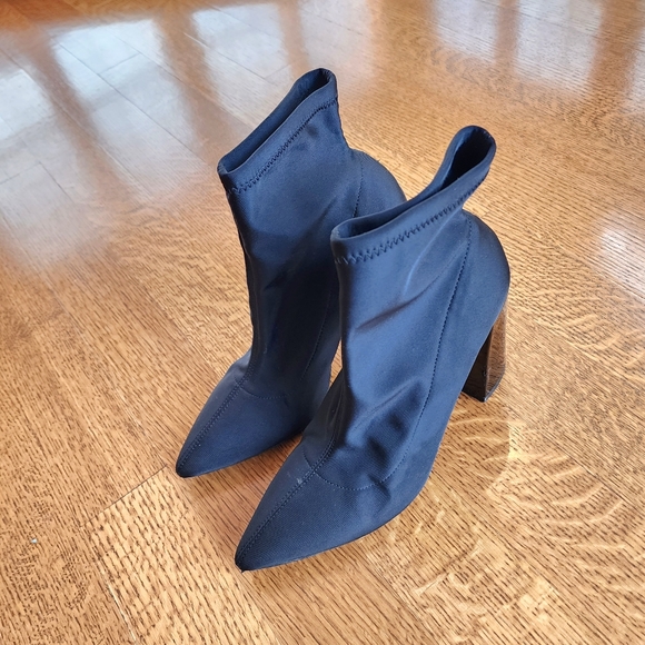 Black Bata Boots, Sz 41/ Size 10 - Block Heel - Picture 10 of 16